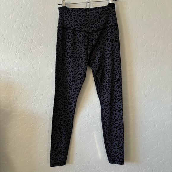 Athleta Elation Ultra High Rise Leopard Print Leggings Blue Purple Size S - Picture 5 of 7